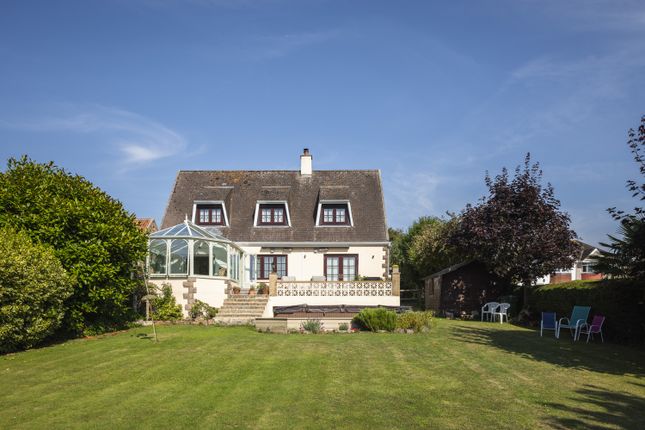 Thumbnail Detached house for sale in Bagot Manor Avenue, St. Saviour, Jersey