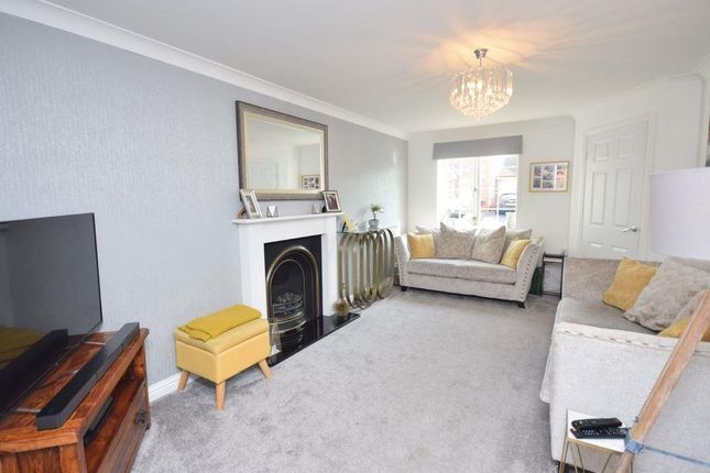 4, Hinton Close, Pontefract photo 3