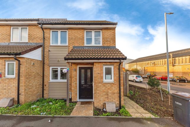 End terrace house for sale in Arundel Road, Luton, Bedfordshire