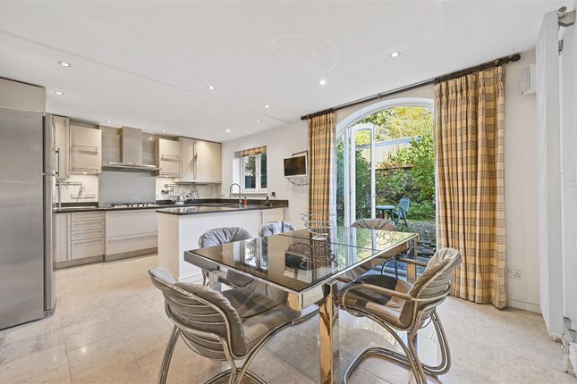 11, Oxford Gate, Brook Green, London photo 3