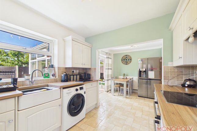 136 Gresford Road, Wrexham photo 3
