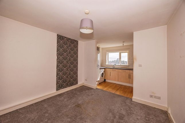 Flat D, 247, Milton Road, Southsea photo 2