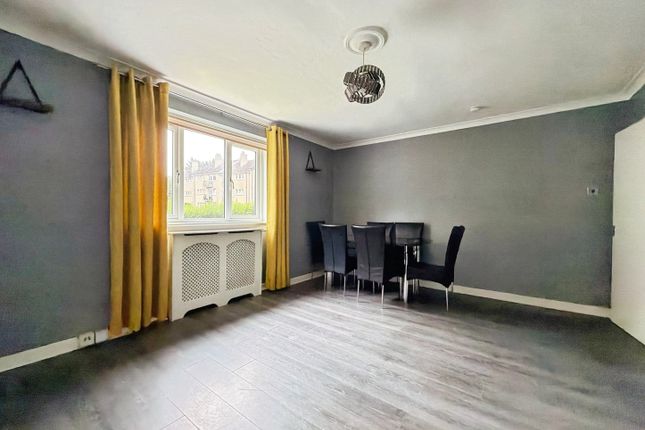 0/2, 80, Riddrie Knowes, Glasgow photo 4