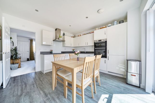 34 Haystack Avenue, Chippenham photo 2