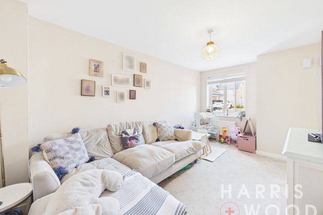 30 Tellin Way, Clacton-On-Sea, Essex photo 4