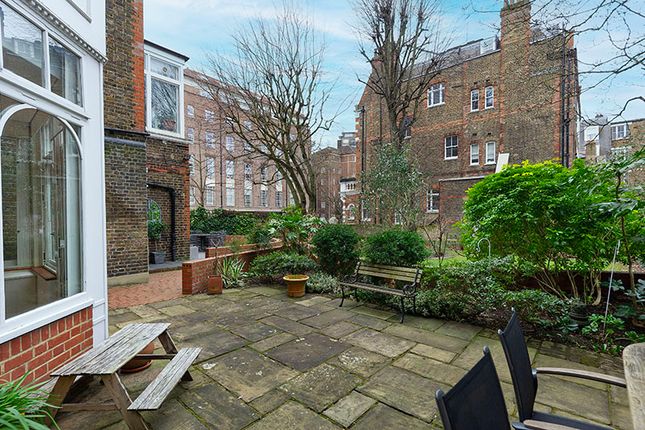 Flat for sale in Hamilton Terrace, St John’S Wood, London