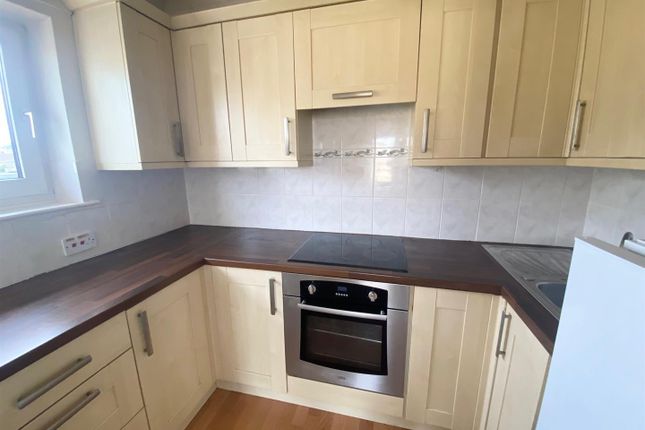 Flat for sale in Parklands Court, Sketty, Swansea