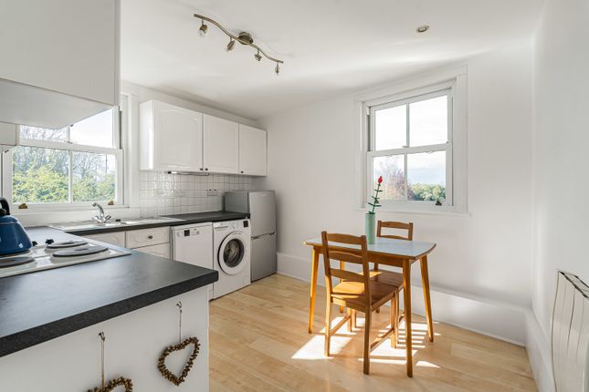 Flat 7, Victoria House, 4, Albert Road, Windsor photo 3