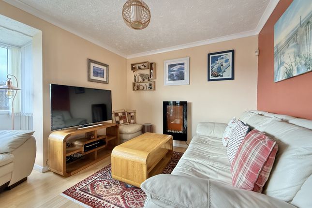 6, Guildford Close, Exeter photo 4
