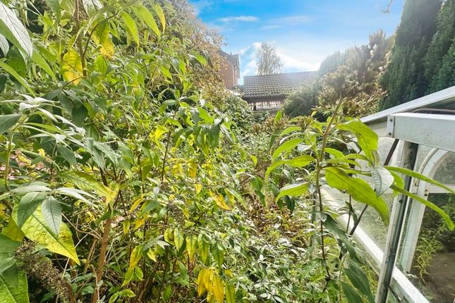 42, Givendale Drive, Manchester photo 4