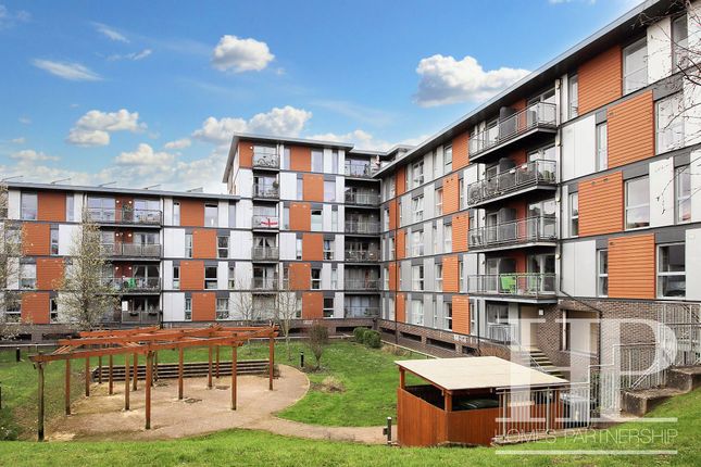 Flat for sale in Commonwealth Drive, Crawley