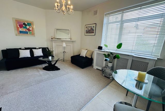 Thumbnail Flat to rent in Old Church Street, Chelsea