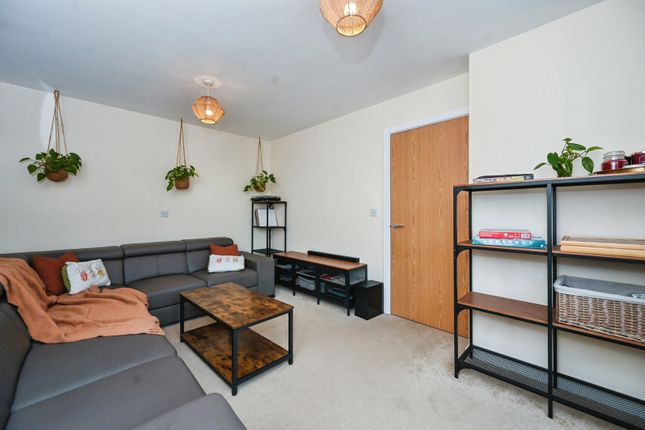 25, Brackendale, Cheshire photo 4