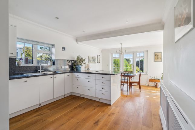 28 Orchard Lane, Amersham photo 3