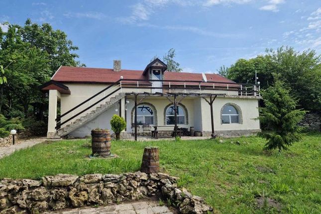 Country house for sale in Lovely Renovated House, Panorama, 2480M2 Yard, Near Varna