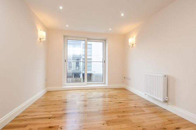 Flat for sale in Cundy Road, London