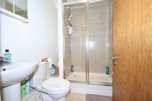 Studio for sale in Greyhound Hill, London