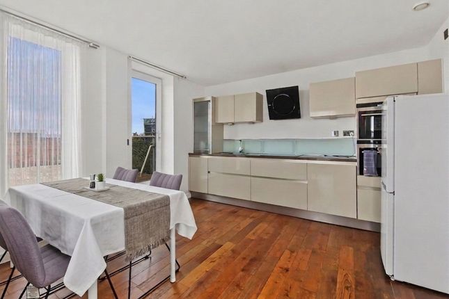 149 Cedar Court, Manchester photo 5