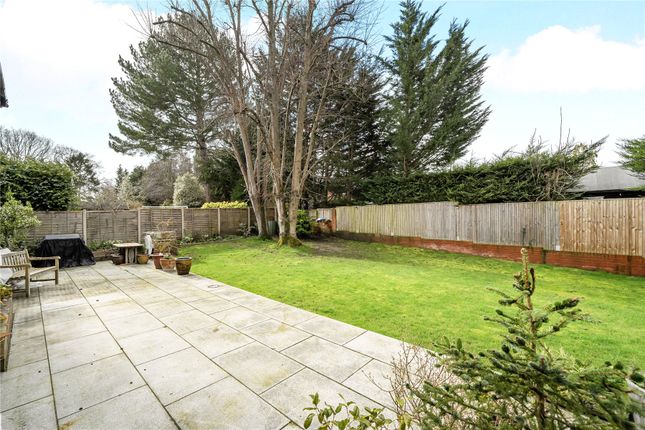 3, Holmwood Close, Surrey photo 3