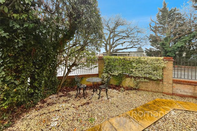 75, Courthouse Road, Berkshire photo 2