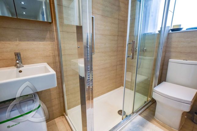 Flat 1, 26 Ongar Road, London photo 4