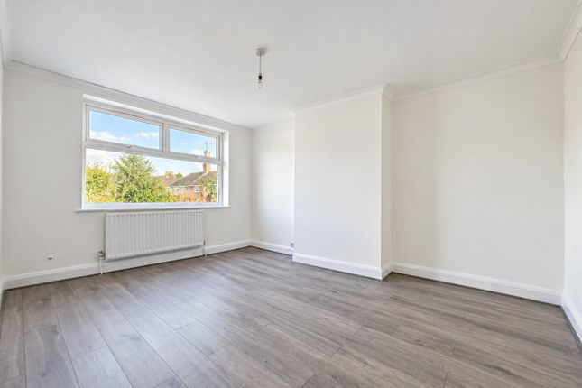 32, Hertford Road, Enfield photo 2