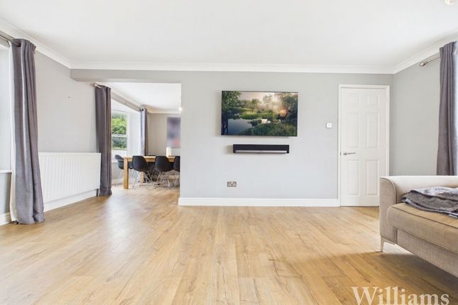 20 Swan Gardens, Thame photo 3