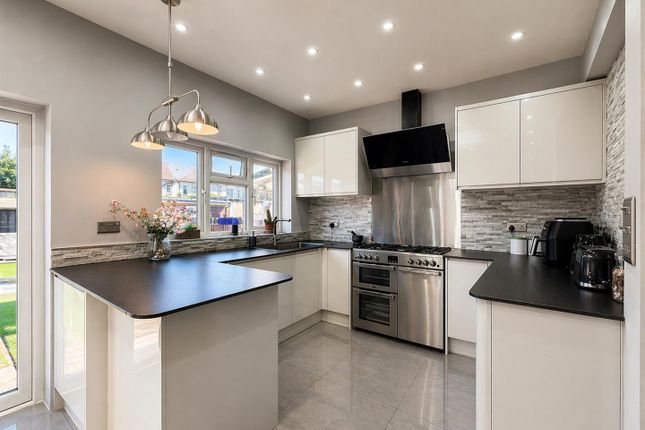 149, Trinity Road, Southall photo 4