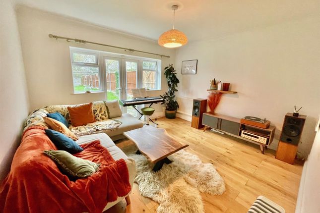 66, Elmfield Road, Potters Bar photo 4