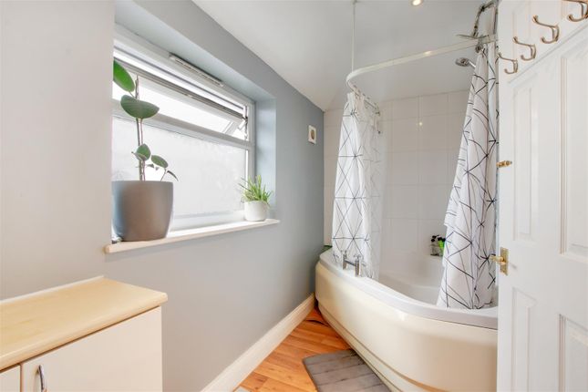 End terrace house for sale in Sunray Avenue, Bromley