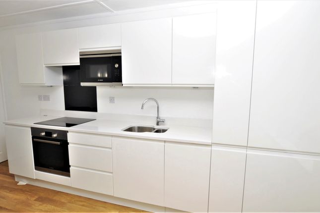 8 Wilderness Court,, Wilderness Road, Guildford photo 3