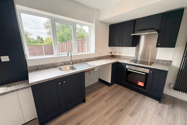 2-bed house on 1, Manchester, £1,200/mo
