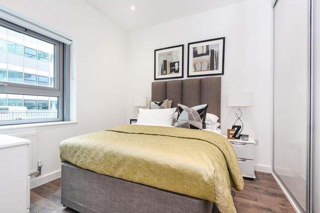 Flat to rent in Wellesley Road, Croydon