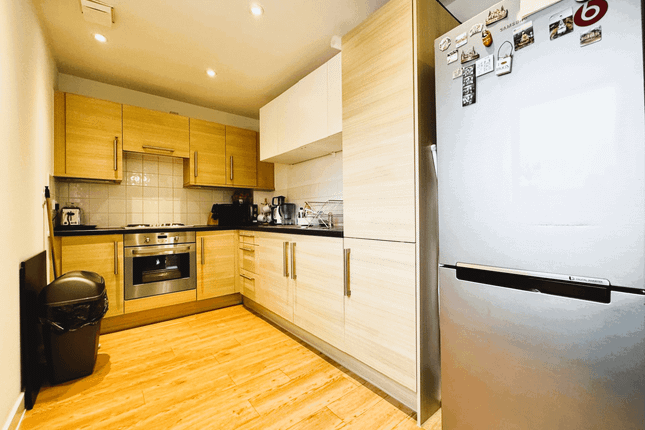 Flat to rent in North Drive, Hounslow