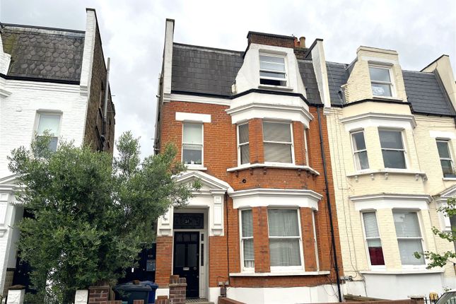 Flat to rent in Lammas Park Road, London