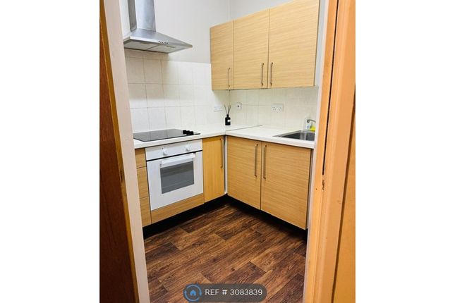 Flat, Birmingham photo 4