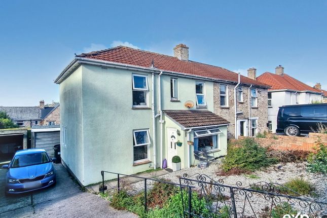3-bed semi-detached on Lime Tree Walk, Newton Abbot, £270,000