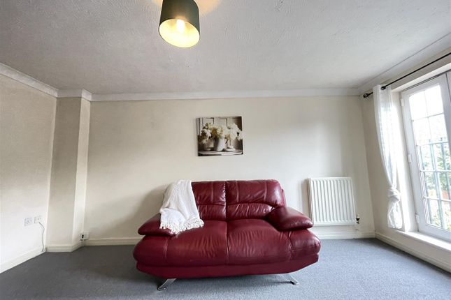 Town house for sale in Robin Mews, Loughborough