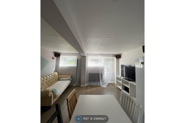 Fox Close, Orpington photo 5