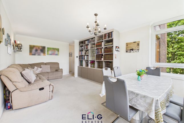 Three Bedroom Purpose Built Apartment With Two Bathrooms