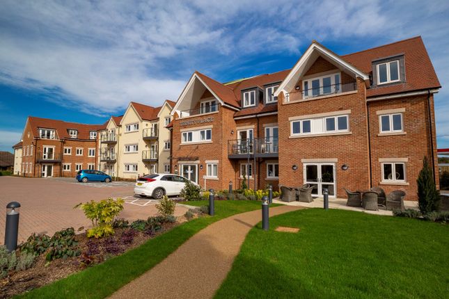Flat to rent in Trinity Place, Beaumont Way, Hazlemere, High Wycombe