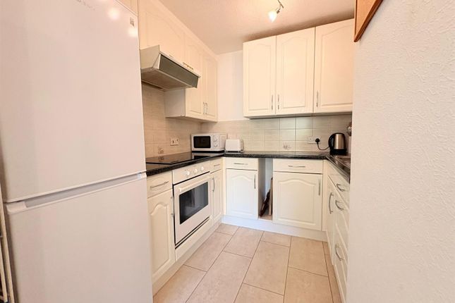 10, Lowry Court, Hyde photo 3