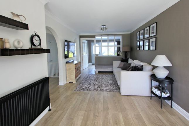 49, Brookbridge Lane, Datchworth photo 4