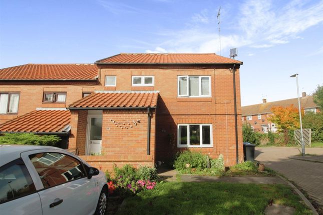 Maisonette for sale in Barn Close, Hemel Hempstead