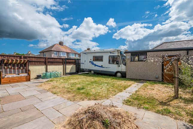 16, Oakengrange Drive, Essex photo 4