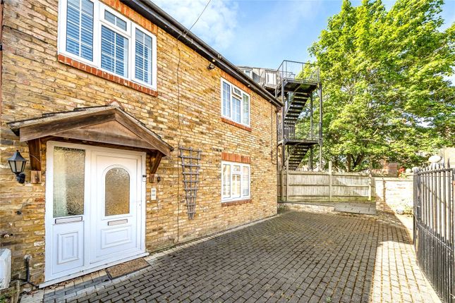 The Gate House, 2, Thayers Farm Road, Beckenham photo 2