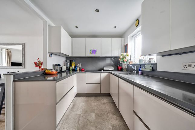 11, Maple Mews, London photo 3
