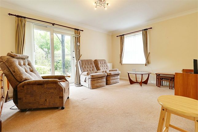 9 Orchard Lea, High Wych Road, Sawbridgeworth photo 3