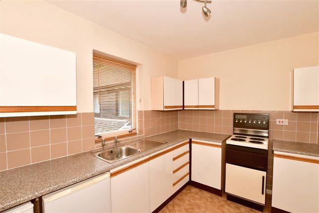 Flat for sale in Fairfield Road, East Grinstead, West Sussex