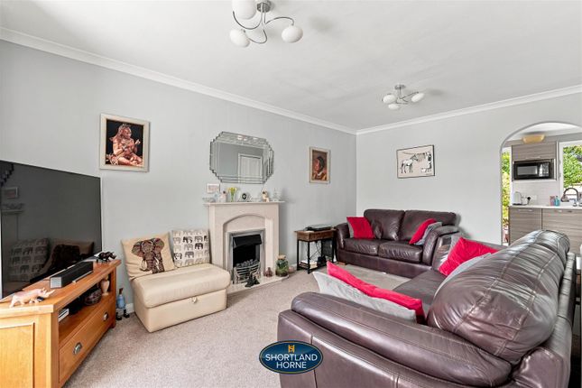 16, Pilling Close, Coventry photo 4